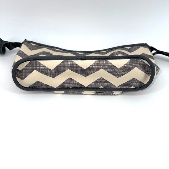 Skip Hop Grab and Go Stroller Organize with Zip Off Wrislet - Picture 5 of 5